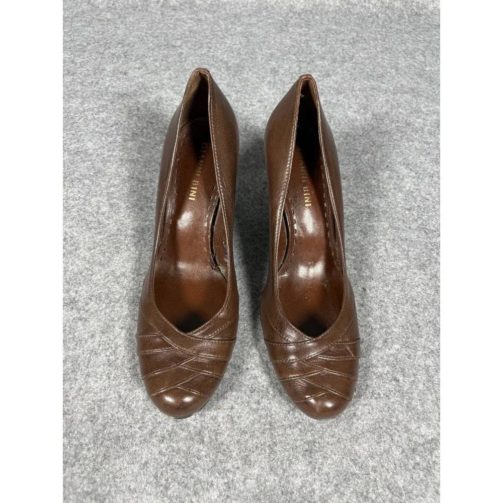 Gianni Bini Leather Round Toe Pumps 7.5M Brown‎ Pleated Detail Heel